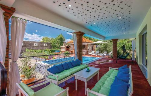 Three-bedroom Holiday Home In Krasica