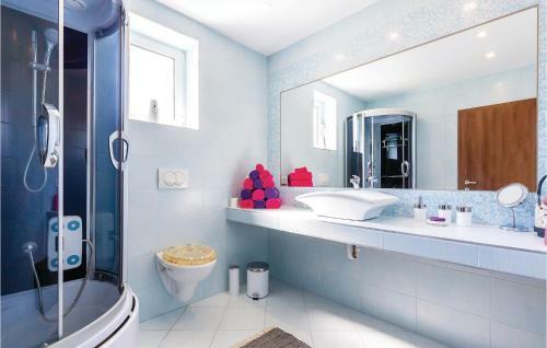 Three-bedroom Holiday Home In Krasica