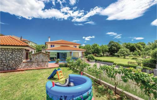 Three-bedroom Holiday Home In Krasica