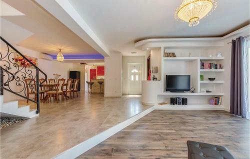 Three-bedroom Holiday Home In Krasica