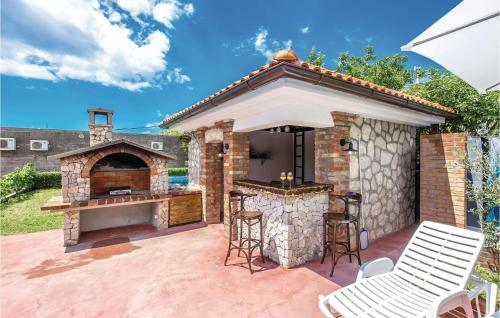 Three-bedroom Holiday Home In Krasica