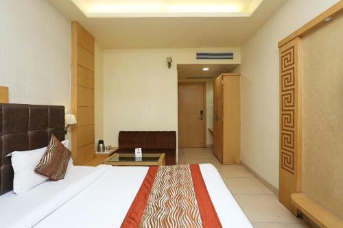 Capital O 1547 Hotel The Oasis