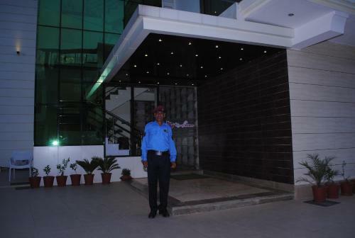 Hotel Kamal Residency