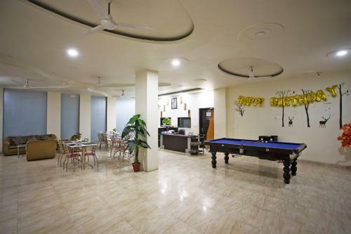 Oyo 43691 Hotel Rbs Inn