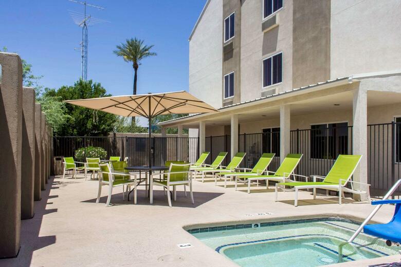 Hotel Comfort Suites At Tucson Mall