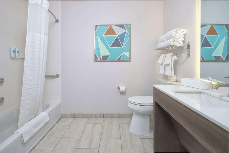 Hotel Comfort Suites At Tucson Mall