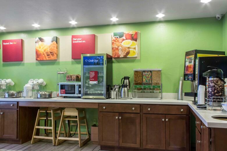 Hotel Comfort Suites At Tucson Mall