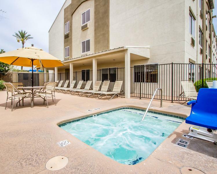 Hotel Comfort Suites At Tucson Mall