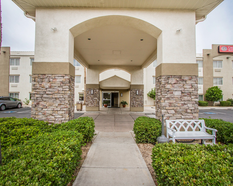 Hotel Comfort Suites At Tucson Mall