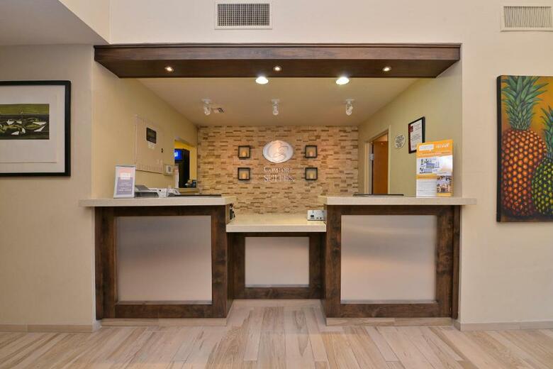 Hotel Comfort Suites At Tucson Mall