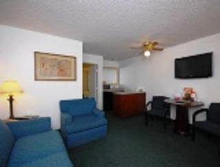 Hotel Ramada Inn & Suites Foothills