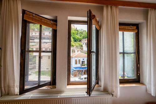 Hostal Toni's Guest House
