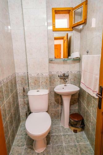 Hostal Toni's Guest House