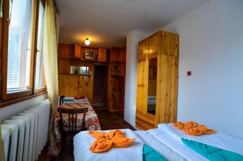 Hostal Topuzovi Guest House