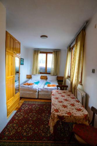 Hostal Topuzovi Guest House