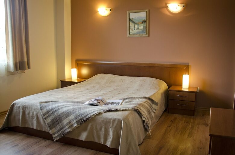 Bizev Hotel