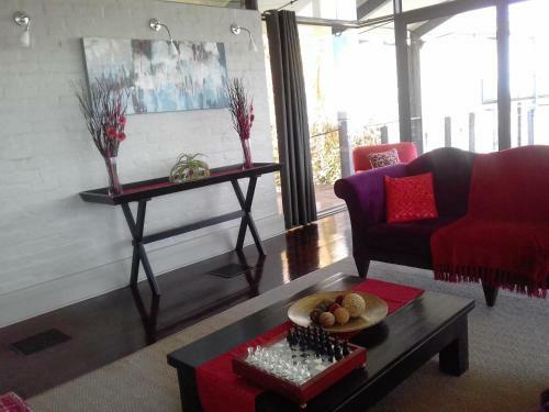 Hostal Sirius Lodge