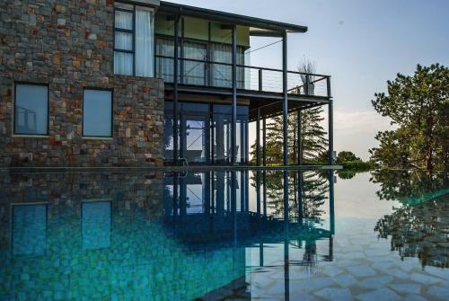 Hostal Sirius Lodge