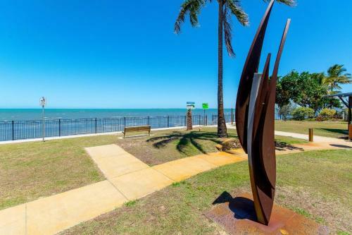 Quiet Location Across From Waterfront - South Esp, Bongaree
