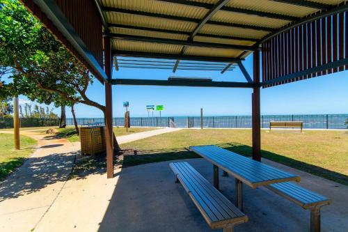 Views, Pool, Air Conditioning - Karoonda Sands Welsby Pde, Bongaree