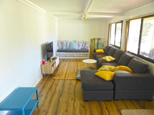 The Relax Shack @ Culburra Beach Sleeps 7
