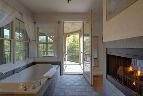 Lake Serenity Home