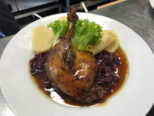 Hostal Restaurace A Penzion Golf Jested