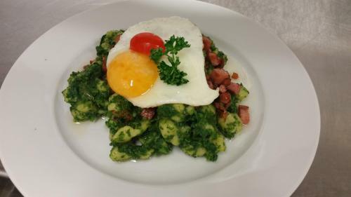 Hostal Restaurace A Penzion Golf Jested