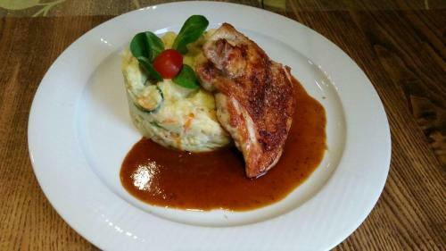 Hostal Restaurace A Penzion Golf Jested