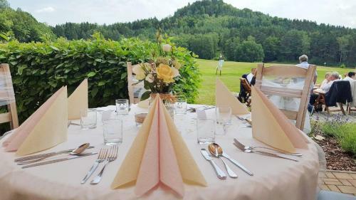 Hostal Restaurace A Penzion Golf Jested