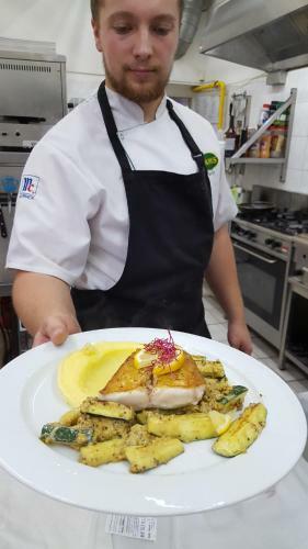 Hostal Restaurace A Penzion Golf Jested