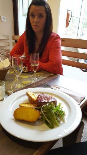 Hostal Restaurace A Penzion Golf Jested