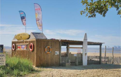 Two-bedroom Holiday Home In Berville Sur Mer