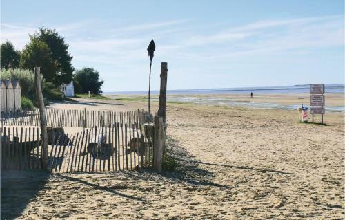 Two-bedroom Holiday Home In Berville Sur Mer