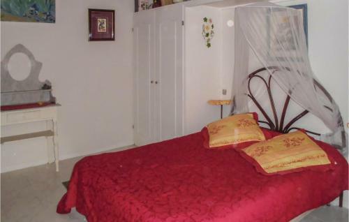 Three-bedroom Holiday Home In Carpentras