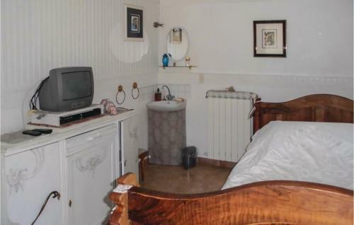 Three-bedroom Holiday Home In Carpentras