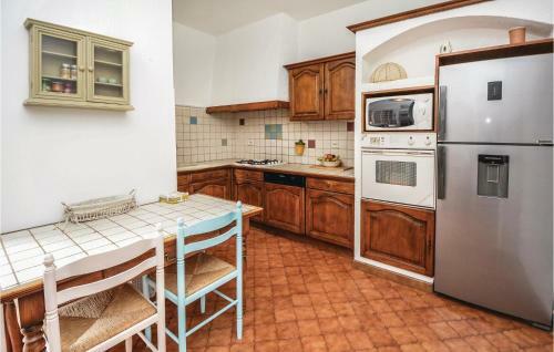 Four-bedroom Holiday Home In Cornillion Confoux