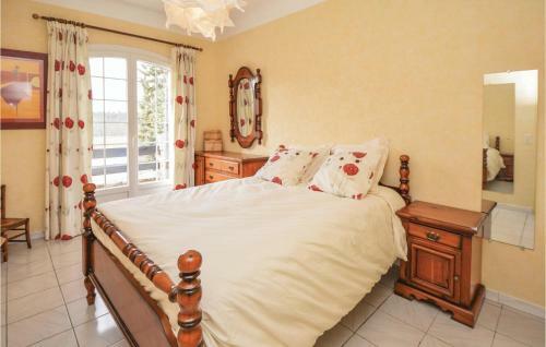 Four-bedroom Holiday Home In Cornillion Confoux