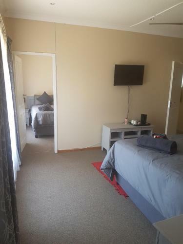 Hostal 6 On Capella Guesthouse