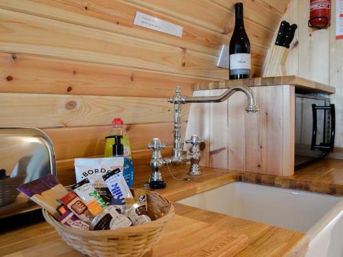 Holly Tree Lodge