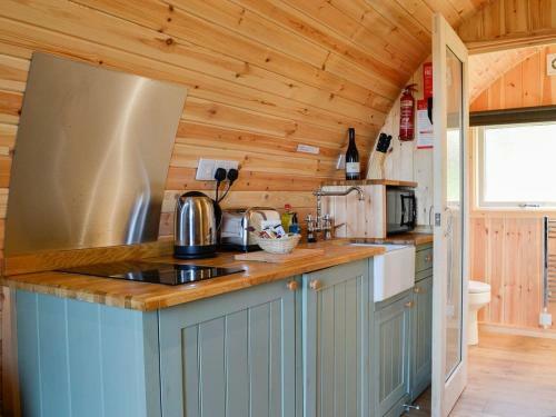 Holly Tree Lodge