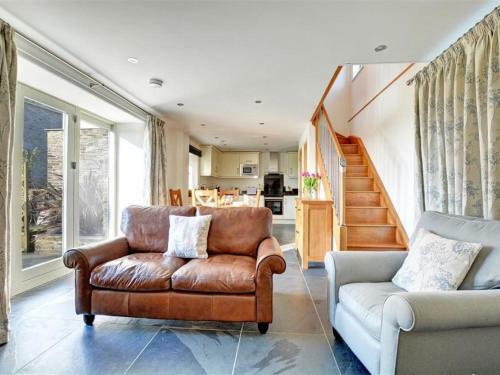 Cosy Home In Cornwall With A Sunny Garden