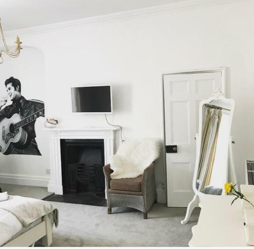 Wansford Country Lounge B&B
