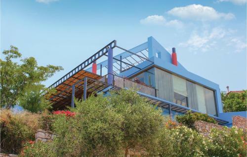 Five-bedroom Apartment In Porto Rafti, Attiki