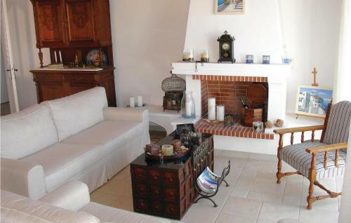 Three-bedroom Holiday Home In Mantineia Messinia