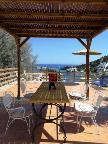 Oasis Hotel Loutro