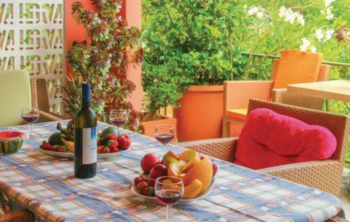 Three-bedroom Holiday Home In Artemida