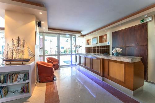 Avra Hotel