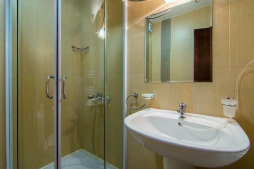 Valentina Heights Chalet Hotel