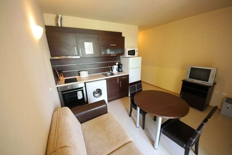 Menada Green Hills Apartments